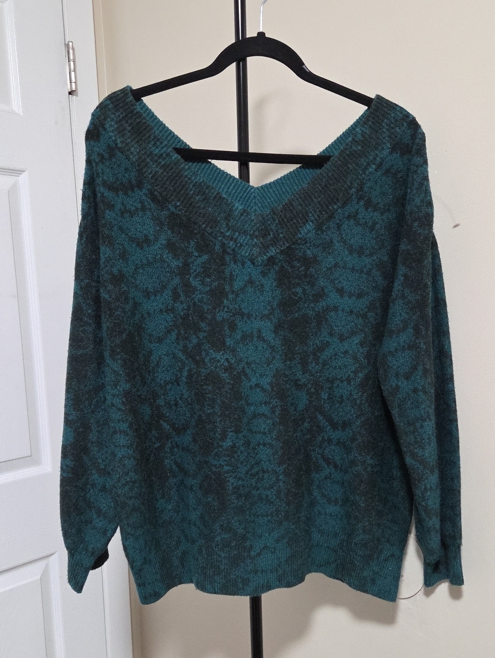 Reitmans Teal and Charcoal V-Neck Women's Sweater
